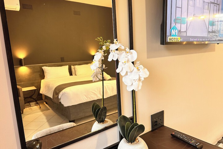 Room 13 of 26
