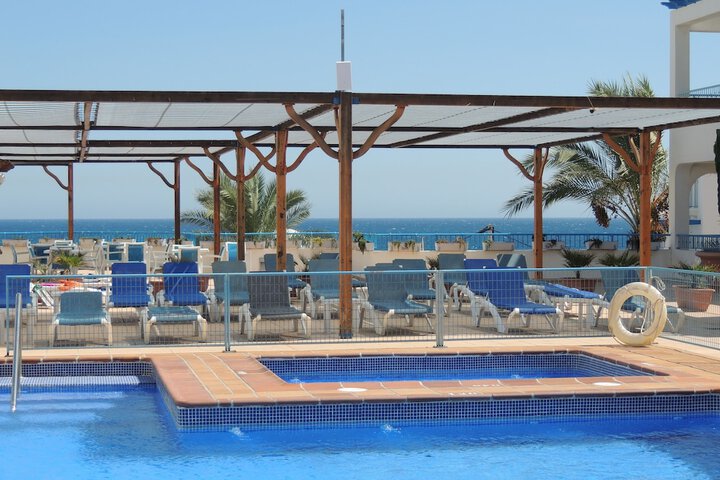 Pools & Facilities