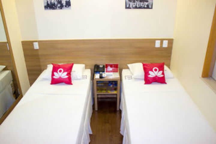 Room 14 of 32