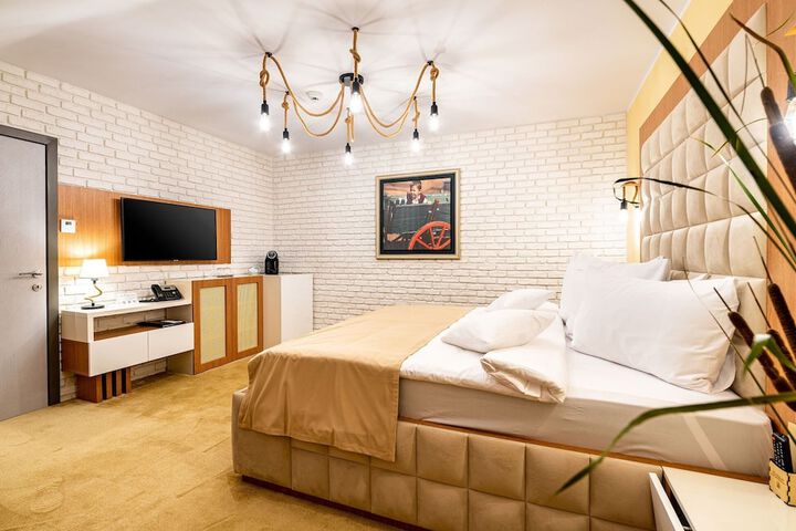 Room 18 of 88