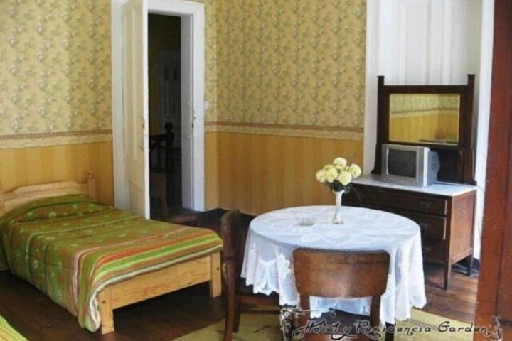 Room 12 of 40