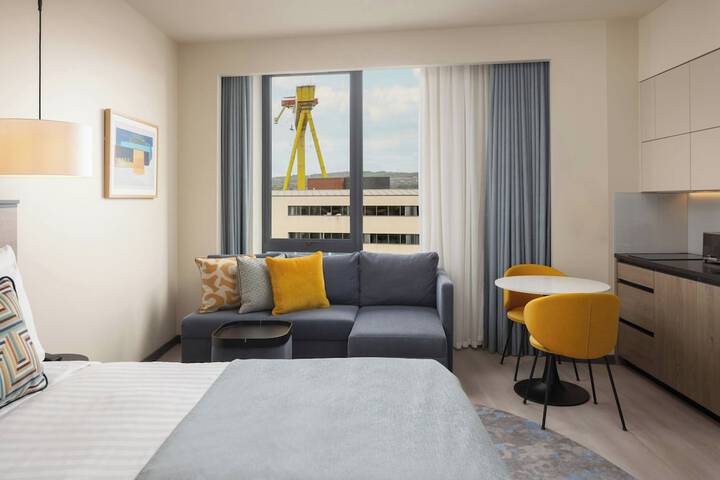 Room 22 of 64