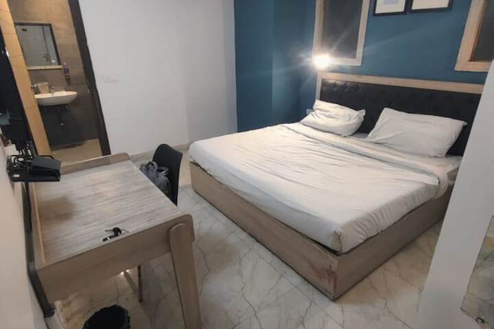 Room 7 of 15