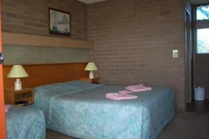 Room 3 of 24