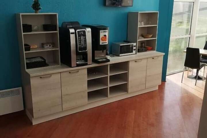 Room 10 of 17