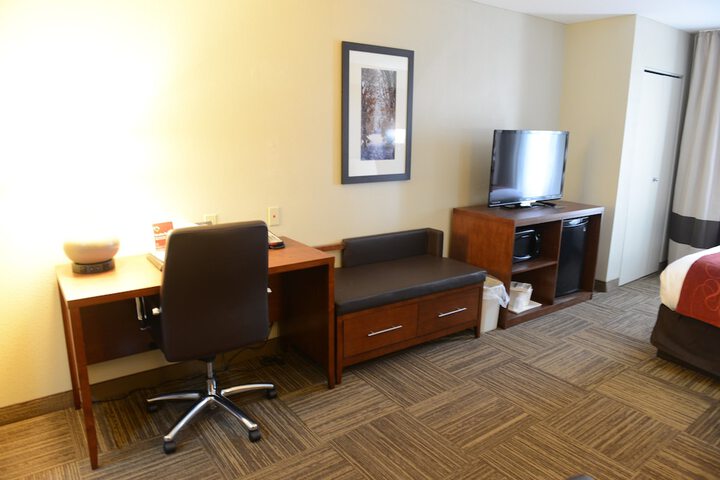 Suite 2 Queen Beds (16 of 27)