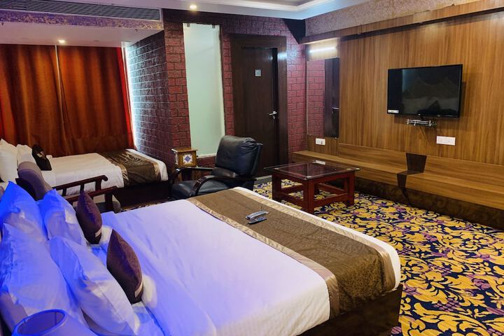 Room 9 of 43