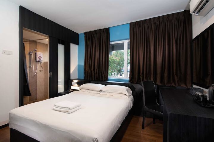 Room 10 of 37