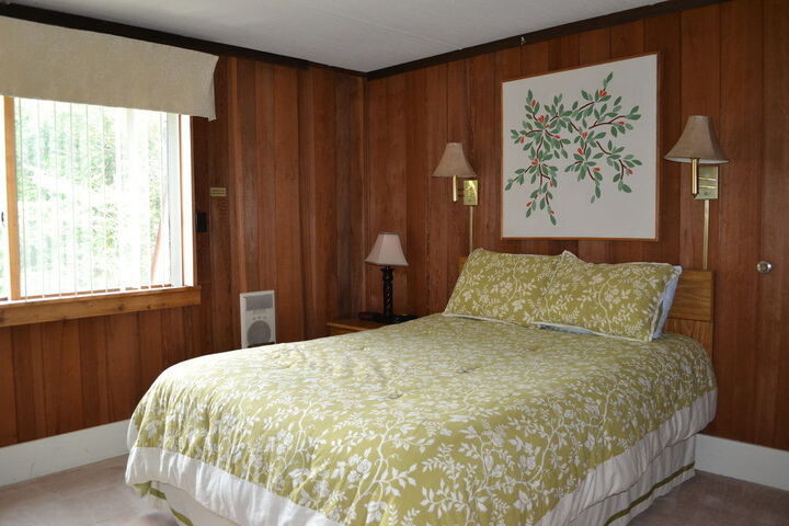 Room 4 of 20