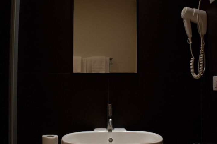 Room 26 of 45