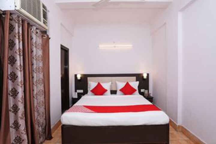 Room 11 of 26