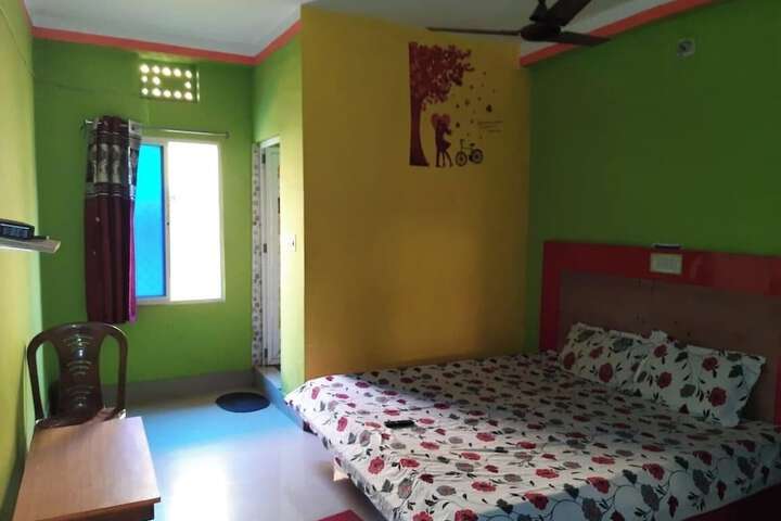 Room 7 of 13
