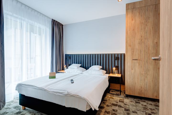 Room 10 of 95