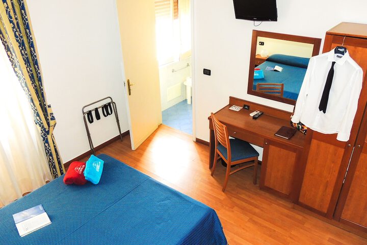Room 19 of 90