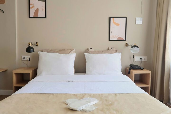 Room 4 of 40