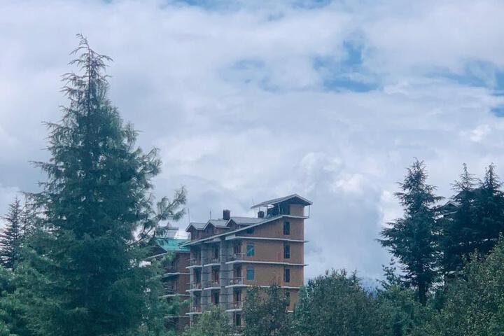 Hidden heaven waterfall view old manali