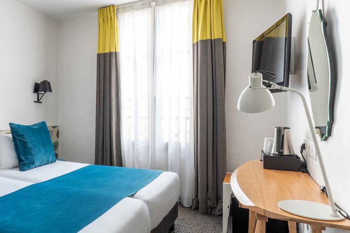 Room 44 of 71