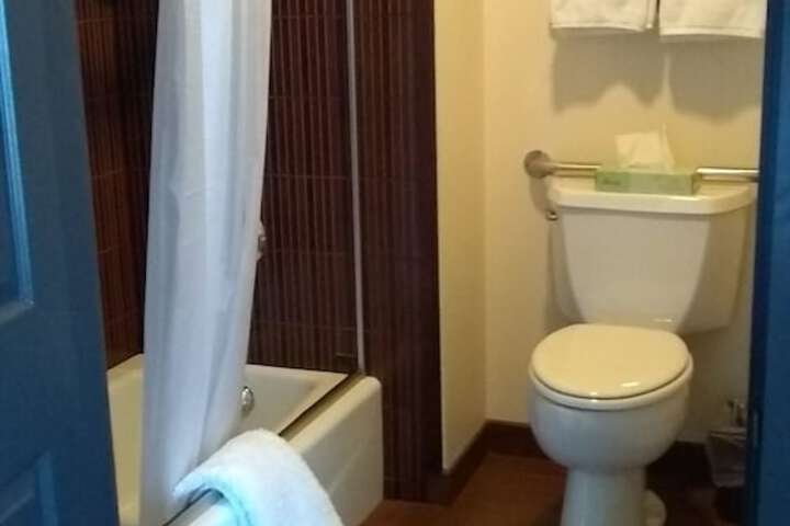 Room 102 of 147
