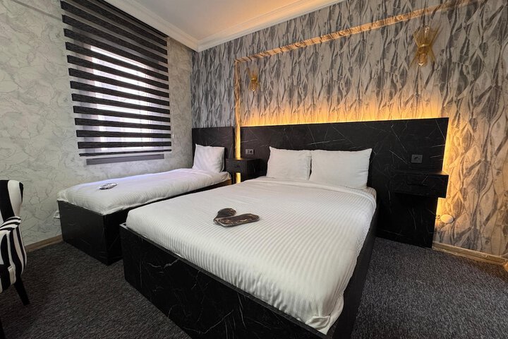 Room 12 of 20