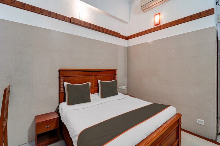 Room 14 of 37