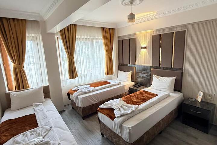 Room 35 of 60