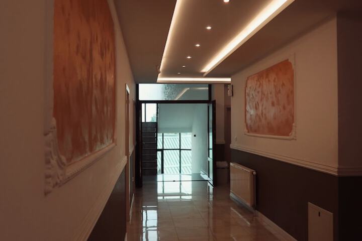 Ballroom/Hall 71 of 88