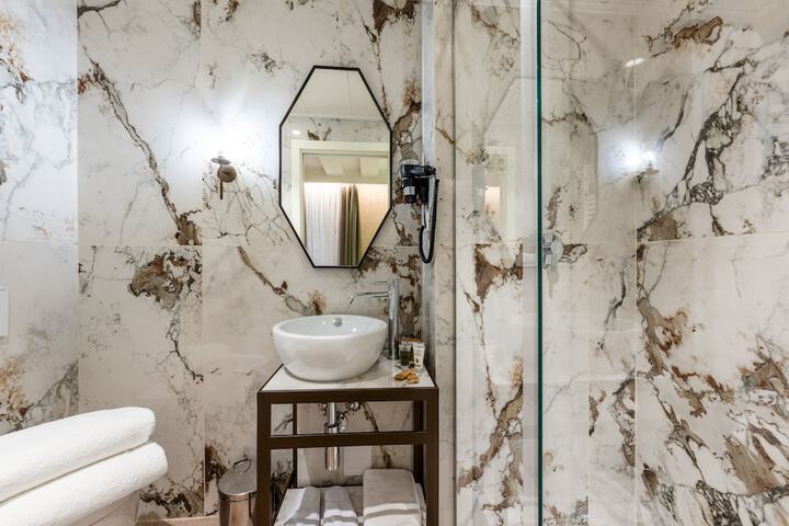Clean Restrooms