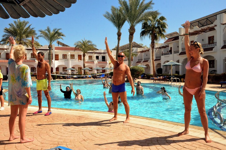 Pool 54 of 103