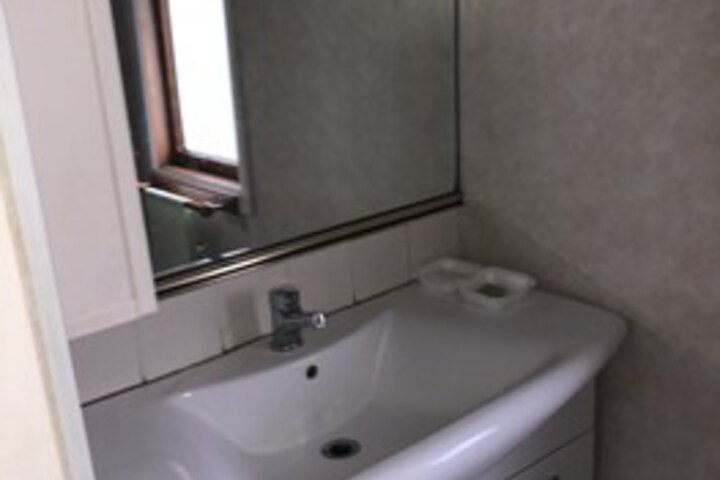 Room 4 of 10