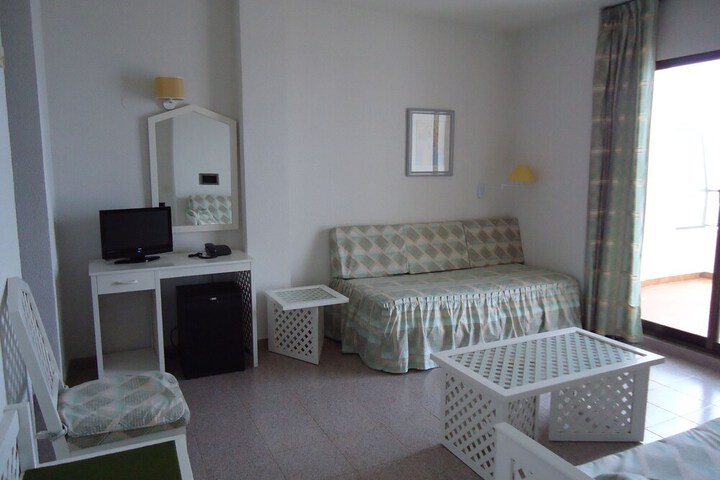 Room 19 of 34