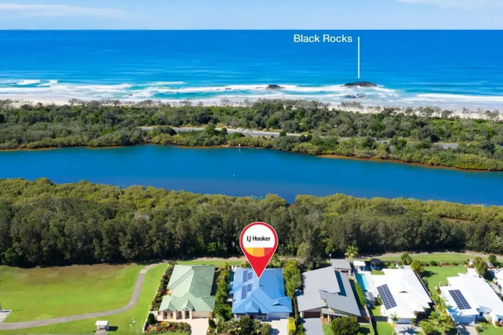 Black Rock Beach House with Pool