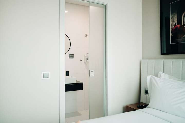 Room 143 of 164