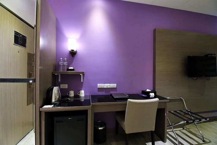 Room 4 of 64