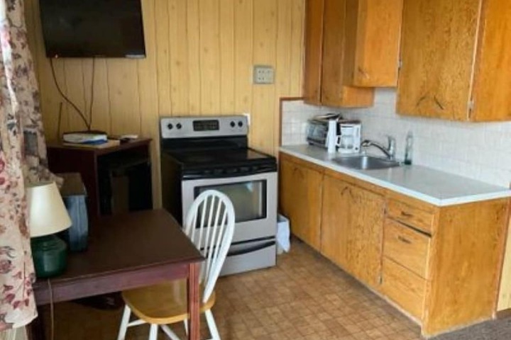 Room 4 of 15