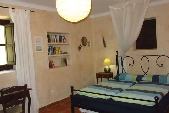 Room 5 of 21