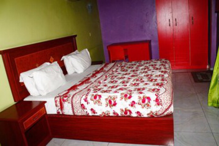 Room 16 of 27