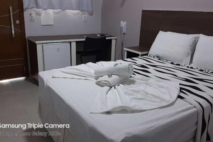 Room 6 of 13