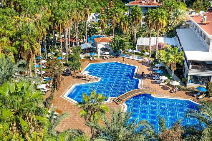 Pool 40 of 141