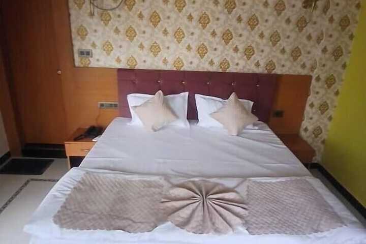 Room 3 of 12