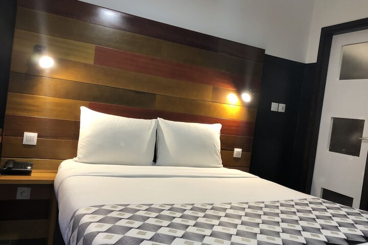 Room 22 of 77