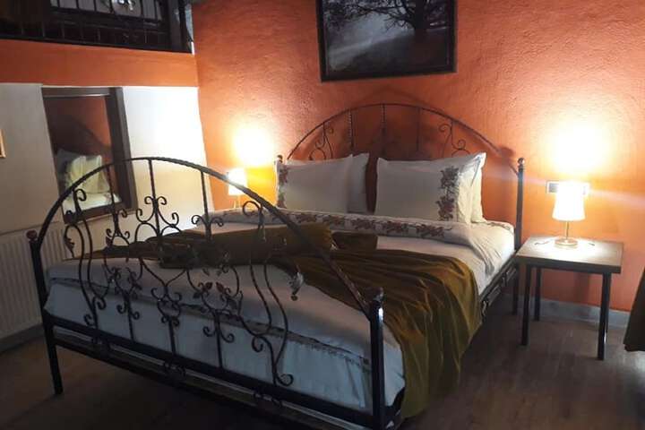 Room 48 of 185