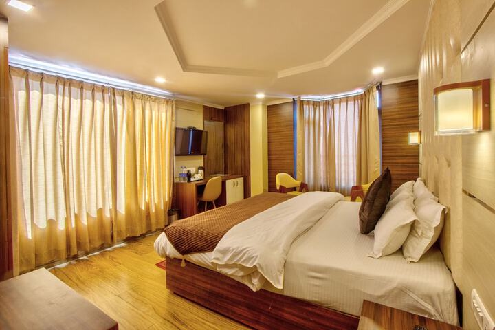 Room 33 of 91