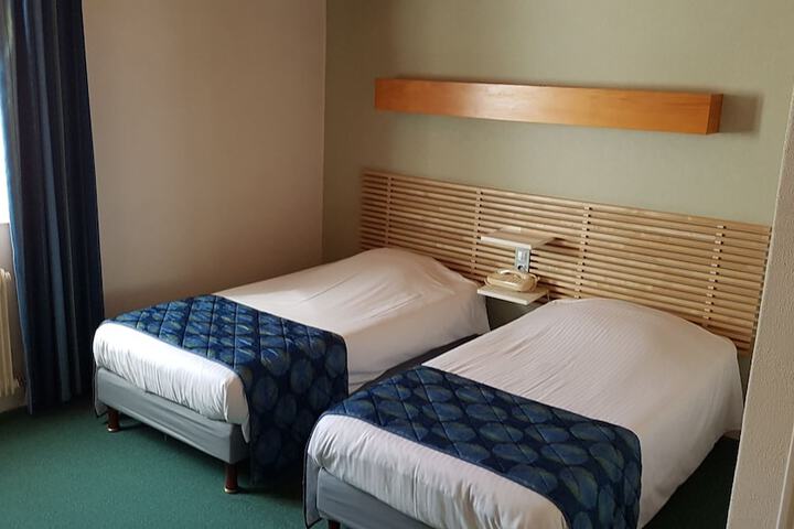 Room 19 of 91
