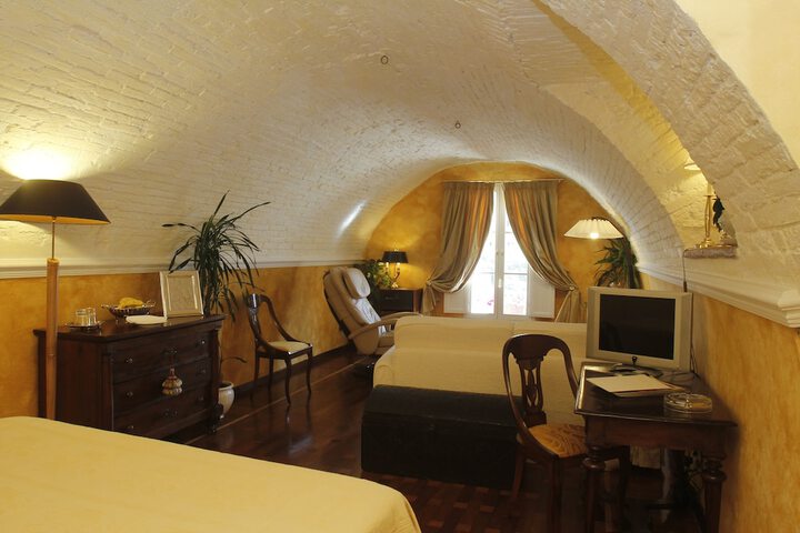 Room 13 of 61