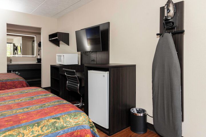 2 Double Beds (1 of 7)