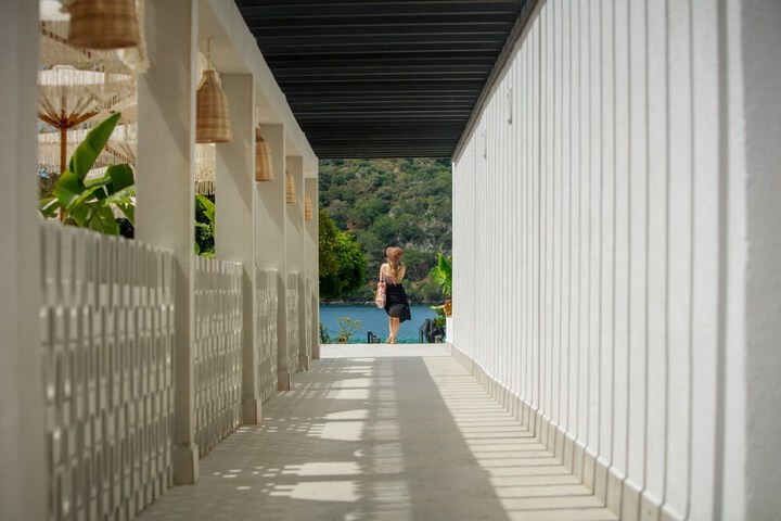 Hotel Exterior 96 of 138