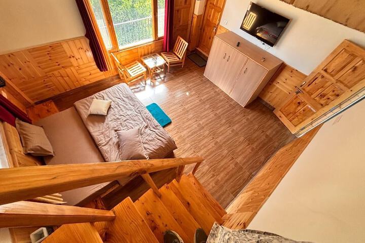Room 14 of 25