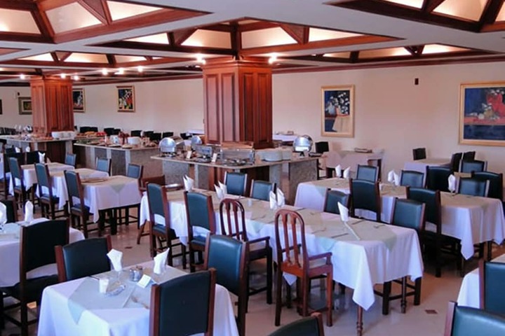 Dining 14 of 17