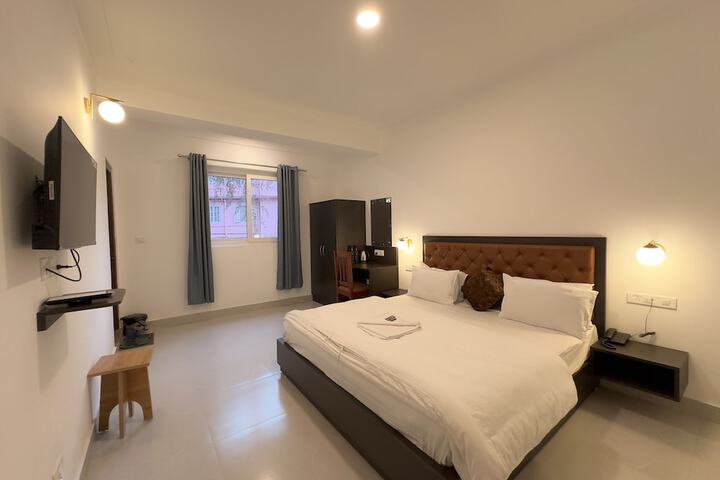 Room 28 of 83