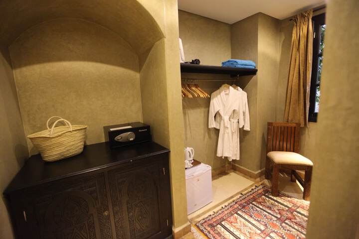 Room 14 of 130